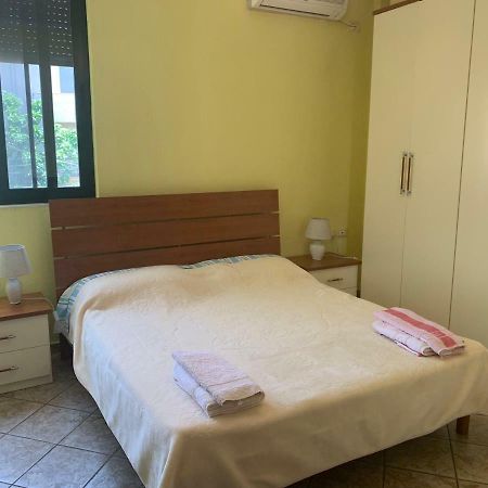 Bed and Breakfast Friends House Тирана Экстерьер фото