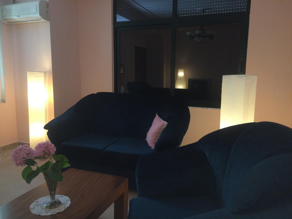 Bed and Breakfast Friends House Тирана Экстерьер фото