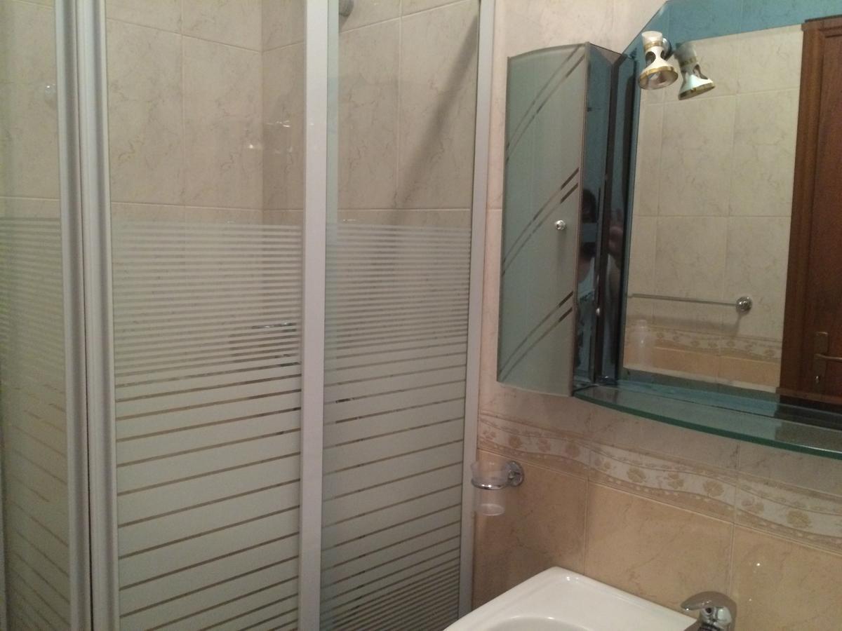 Bed and Breakfast Friends House Тирана Экстерьер фото