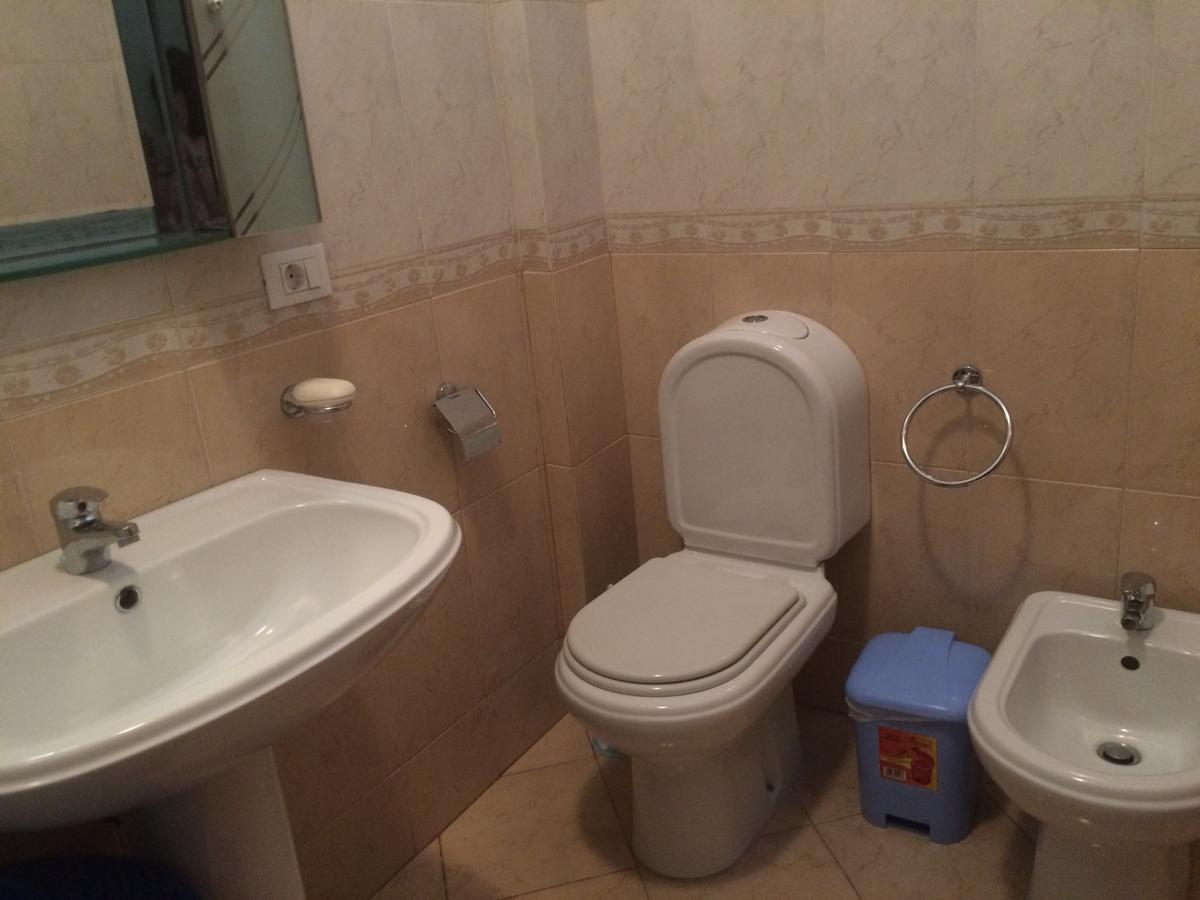Bed and Breakfast Friends House Тирана Экстерьер фото