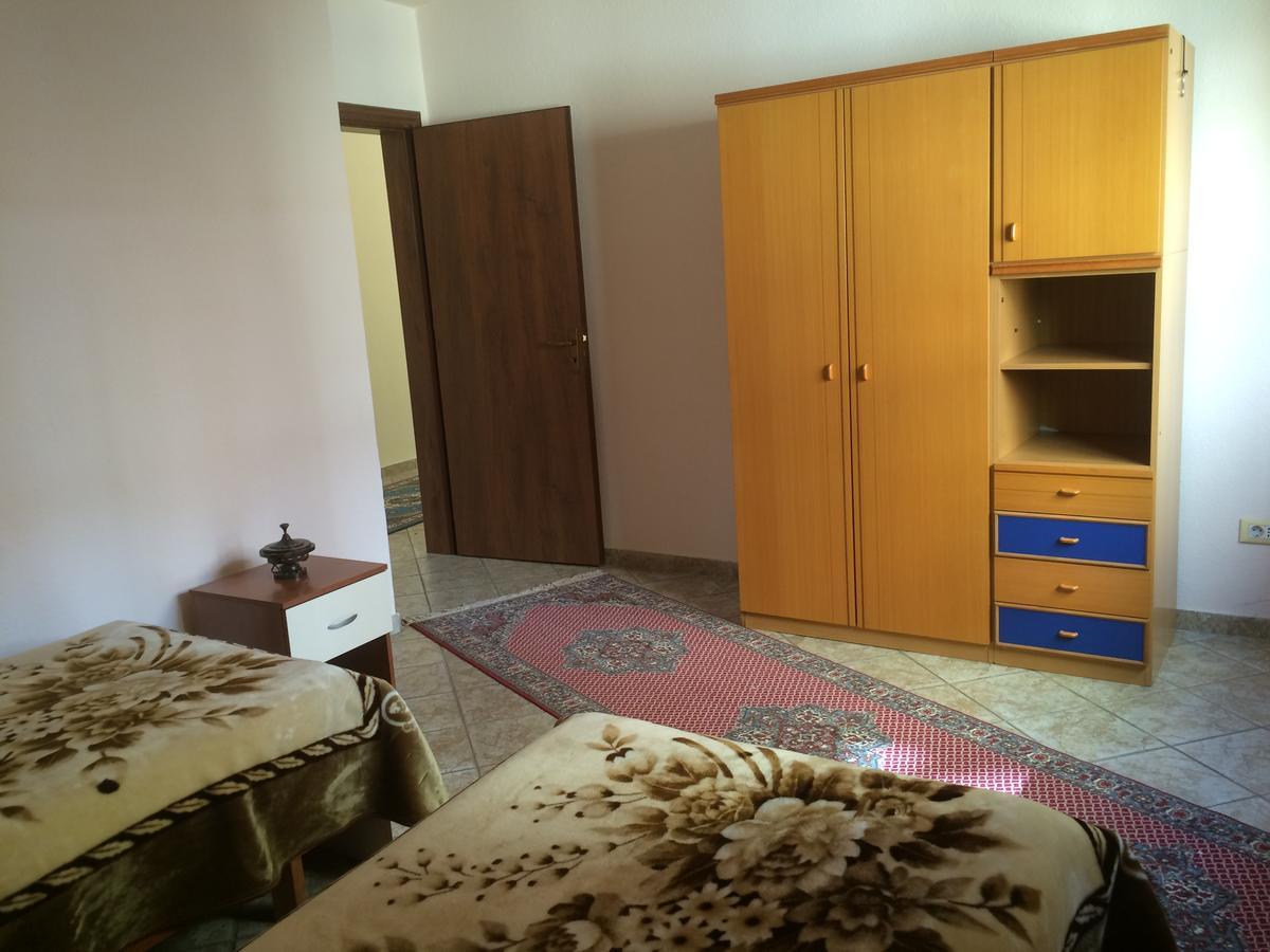 Bed and Breakfast Friends House Тирана Экстерьер фото